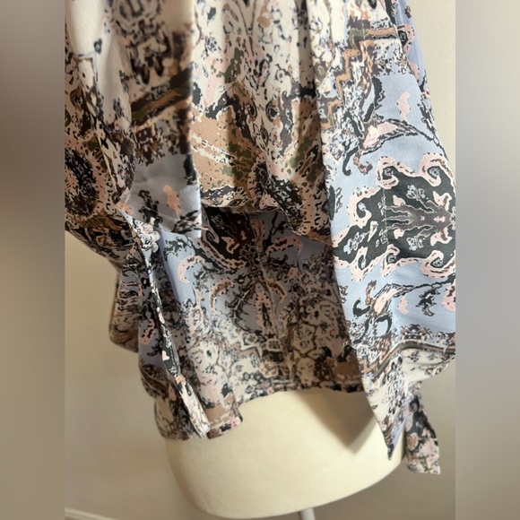 FREE PEOPLE GENEROUS SMALL SLEEVELESS BLOUSE; tank. Could easily fit medium. - Picture 8 of 14